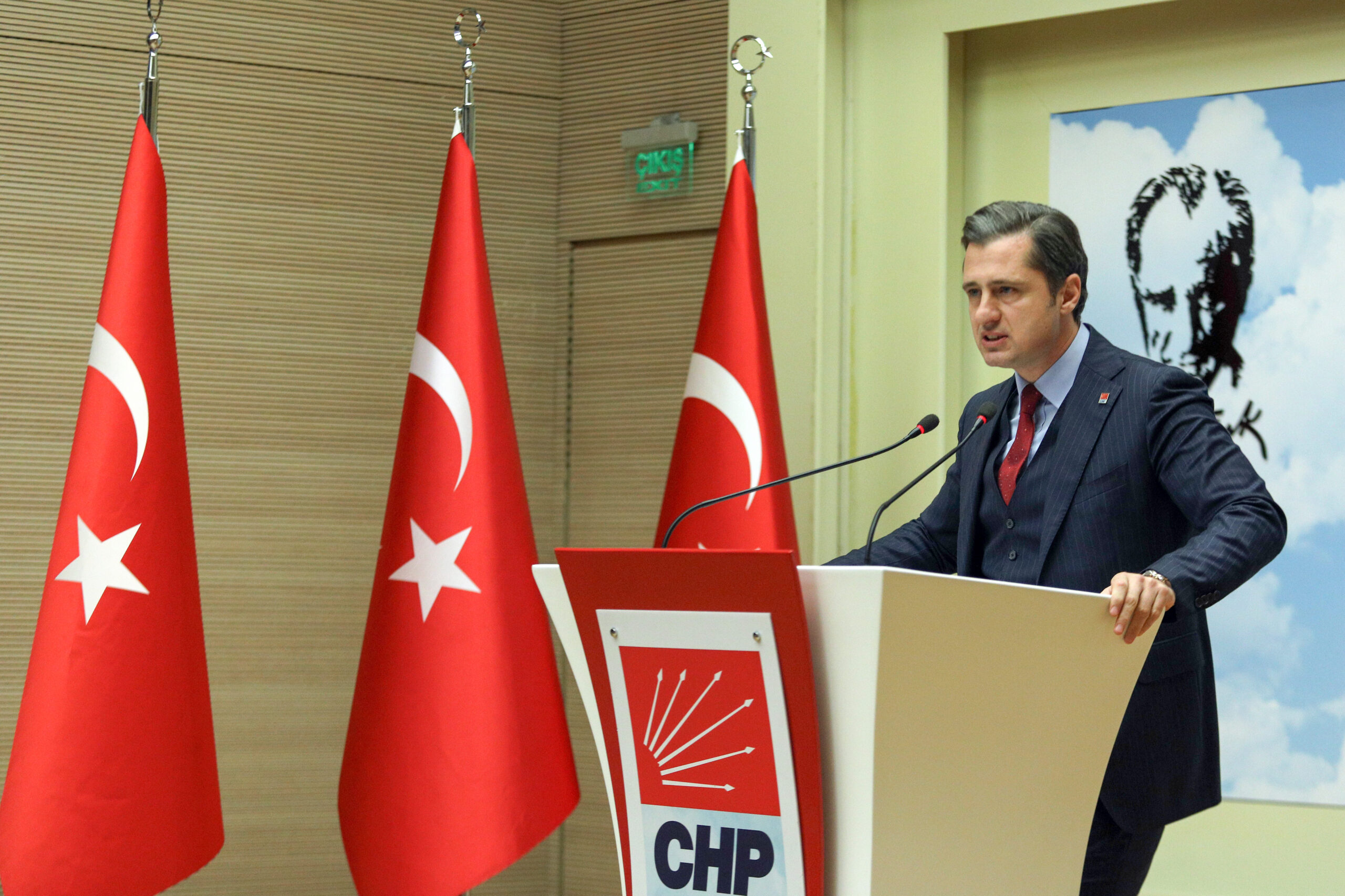 CHP Sözcüsü Yücel, tüzük kurultayı tarihini verdi… 13 isim tekrar CHP’ye dönüyor CHP Parti Meclisi, Bolu Belediye Başkanı Tanju Özcan’ın da bulunduğu
