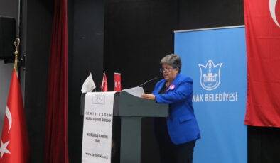 TKDF Başkanı Canan Güllü İzmir’de konuştu: ‘Eşitlikten ve laiklikten asla vazgeçmeyeceğiz’
