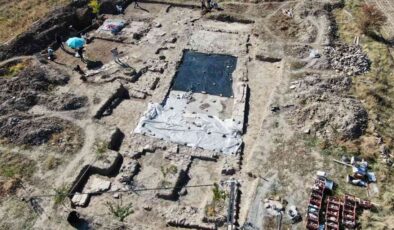 Elazığ’da bir bahçe sahibi, tarlasında Roma Dönemi mozaiklerini keşfetti