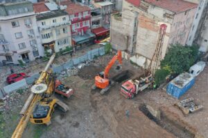 Konak Belediyesi’nin Basmane’de inşa edilecek yeni hizmet binası arazisinde iş
