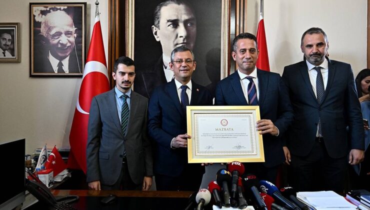 Son dakika : CHP Genel Başkanı Özgür Özel, mazbatasını aldı