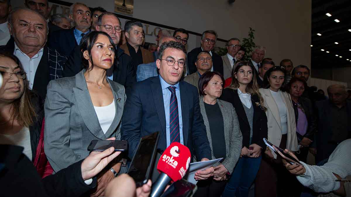 İzmir Büyükşehir Belediye Başkanı Tunç Soyer’e, İzmir’in kurtuluşunun 100’üncü yılı