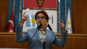 İYİ Parti lideri Meral Akşener, CHP 38. Olağan Kurultayı’nda eski