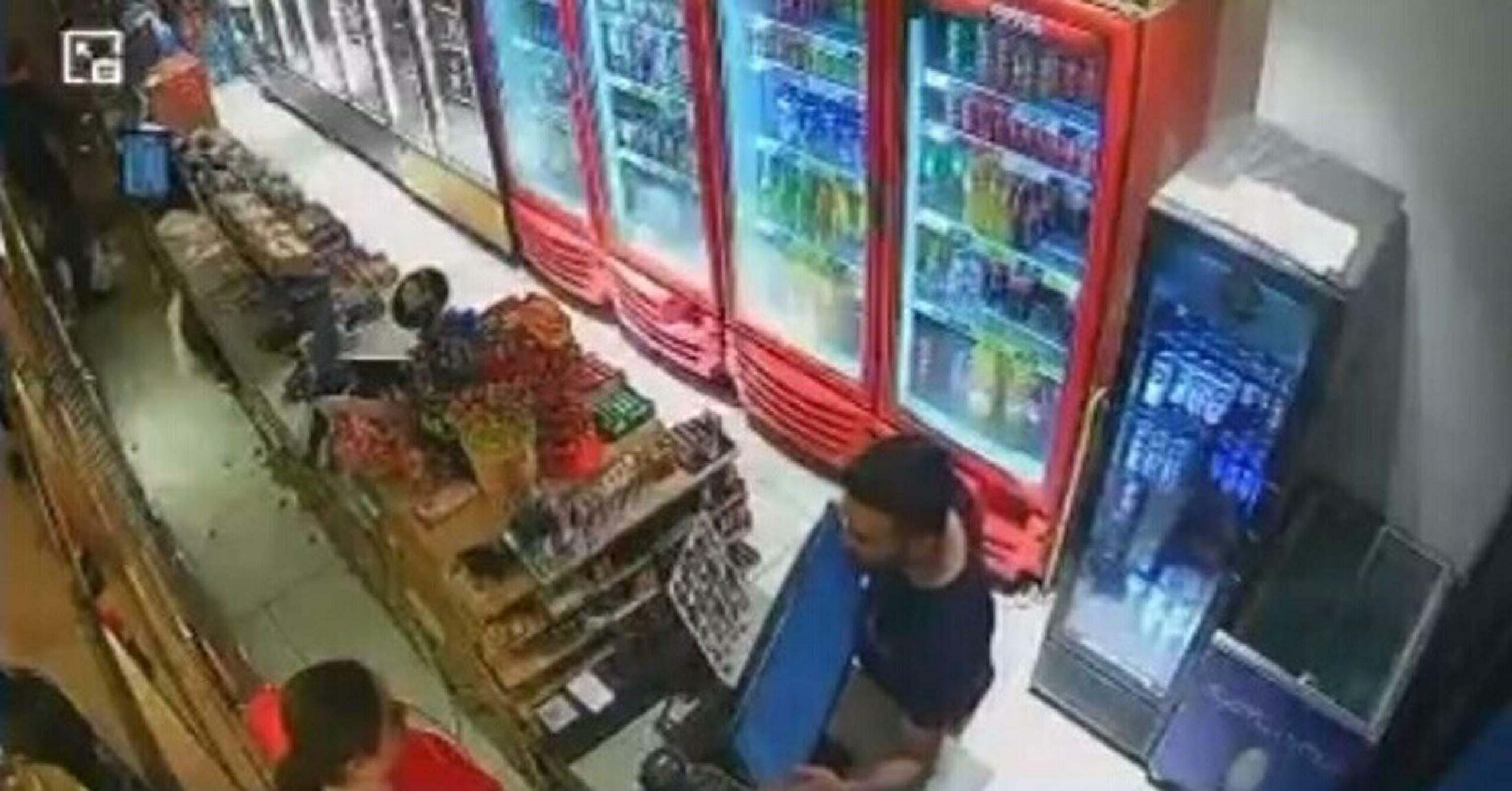 İzmir’in Karşıyaka ilçesinde eşi benzerine az rastlanır bir olay yaşandı.