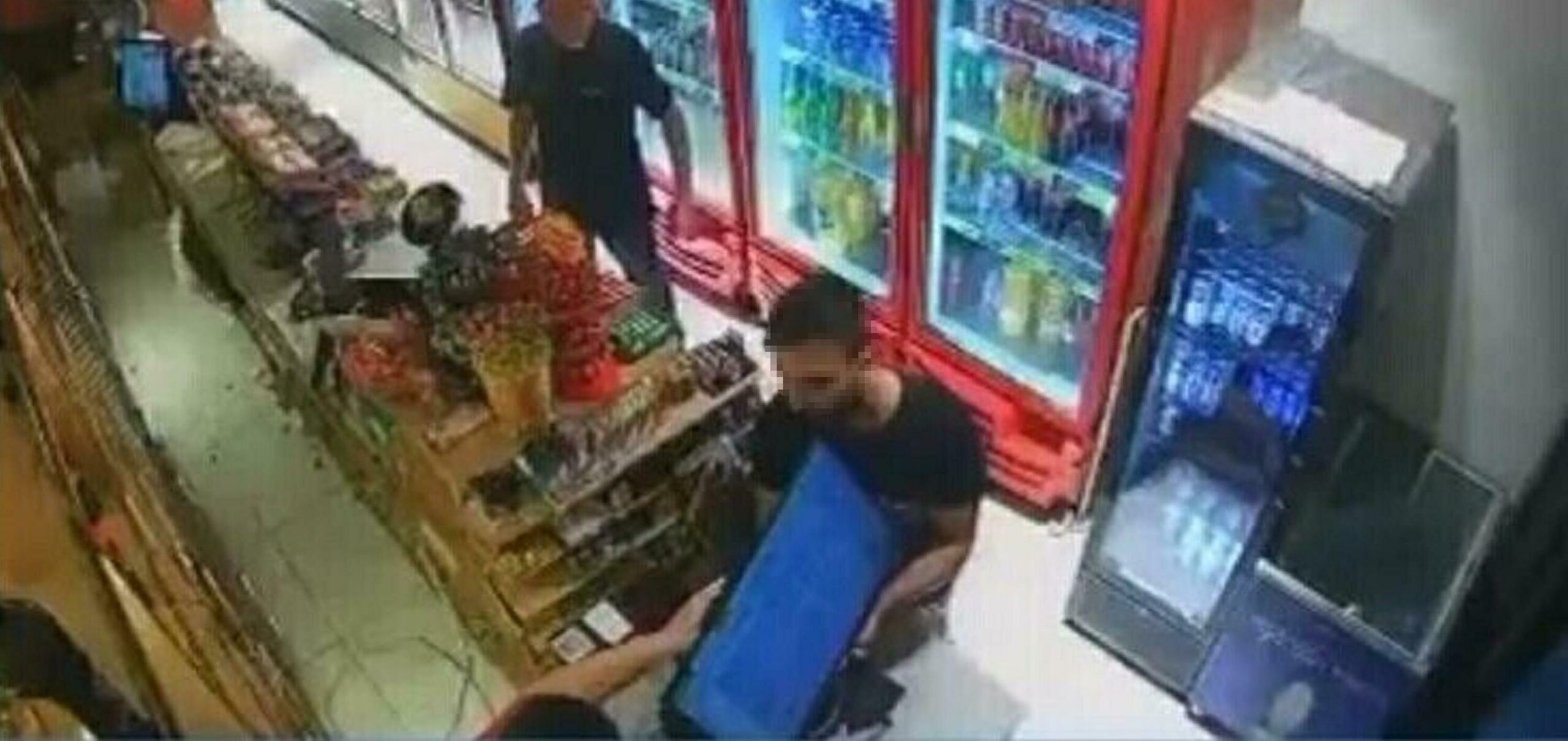 İZMİR’in Karşıyaka ilçesinde, bir kişi, sahibinin kendisine borcu olduğunu ileri