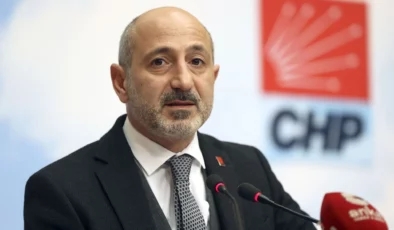 CHP’de Kurultayı’nda Kılıçdaroğlu’nun ‘hançer’ vurgusu tartışılıyor… Bir yorum Öztunç’tan…