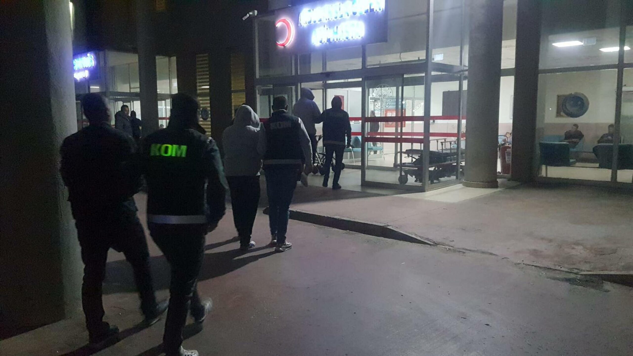 Balıkesir’in Ayvalık ilçesinde, polisin düzenlediği operasyonda, Yunanistan’a gitme hazırlığında olan