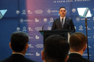 Sanayi ve Teknoloji Bakanı Mehmet Fatih Kacır, organize sanayi bölgesindeki