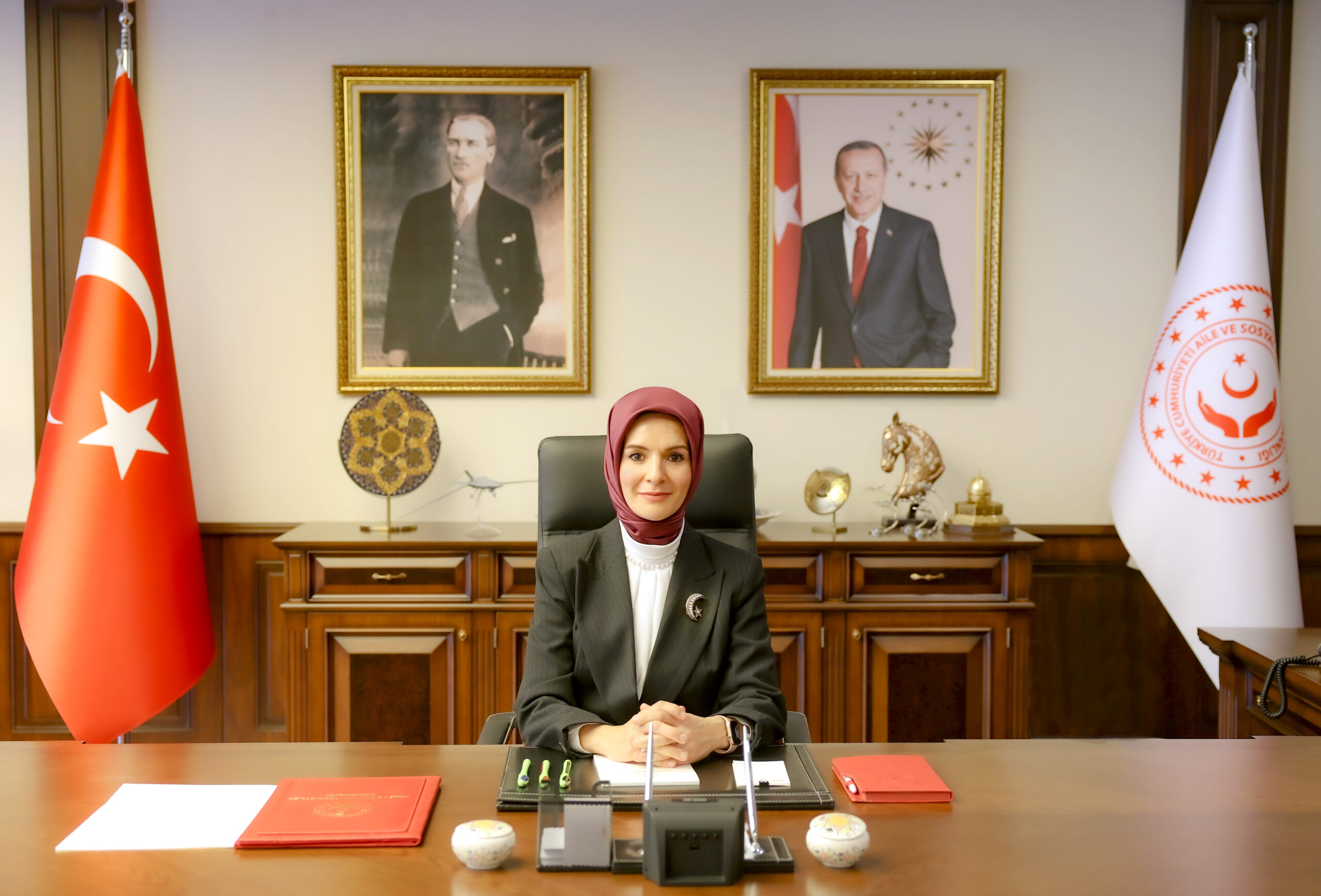 Bakan Göktaş duyurdu: Aile destek ödemelerini hesaplara yatırıyoruz Aile ve Sosyal Hizmetler Bakanı Mahinur Özdemir Göktaş, Türkiye Aile