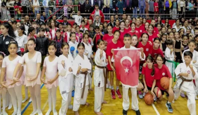 Bayraklı, görkemli bir törenle kış spor okullarını açtı