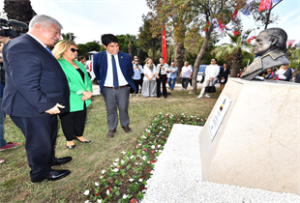 Açılışı gerçekleştiren İzmir Büyükşehir Belediyesi Başkan Vekili Mustafa Özuslu bu