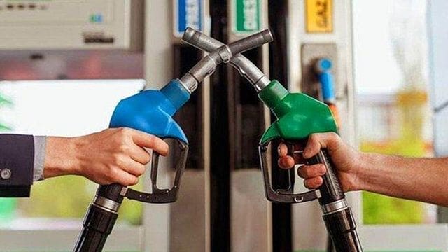 Beklenen oldu : Motorine indirim geliyor