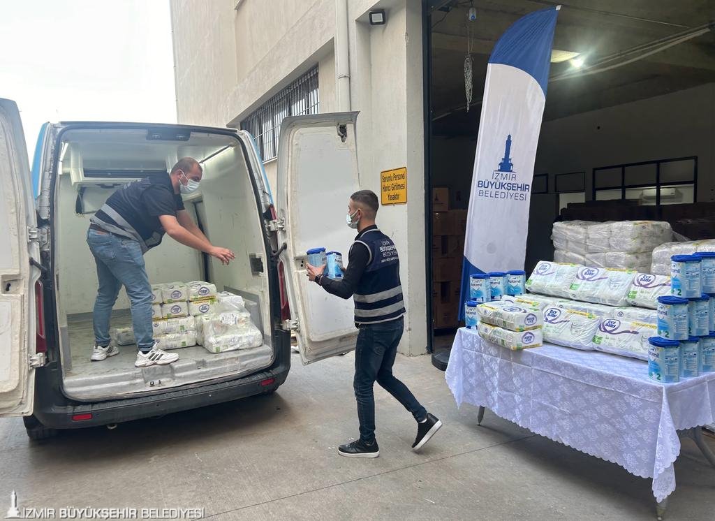Gıdadan süte, giysiden sıcak yemeğe, tabletten kitap desteğine kadar ihtiyaç