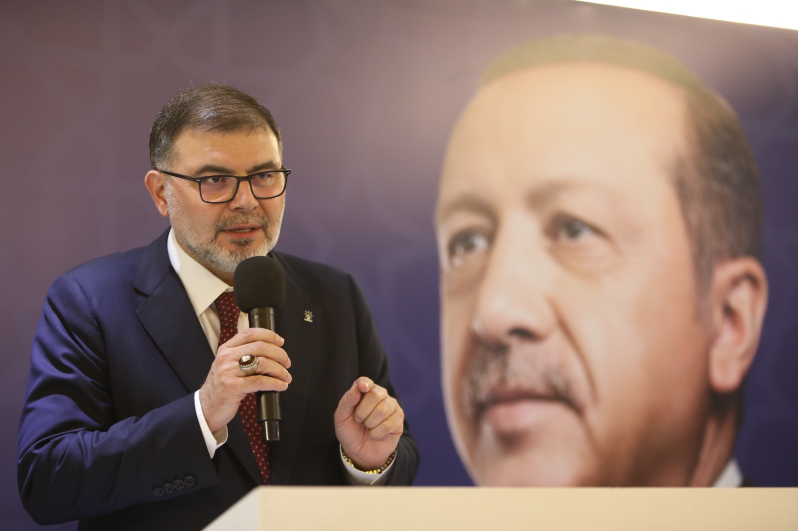 AK Parti İzmir İl Başkanı Bilal Saygılı, katıldığı bir televizyon