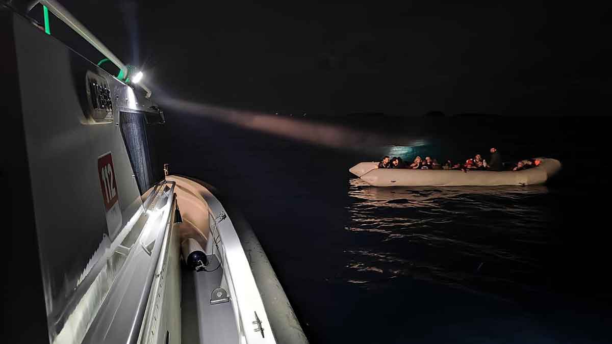 Muğla’nın Bodrum ilçesinde, Yunanistan unsurlarınca Türk kara sularına geri itilen
