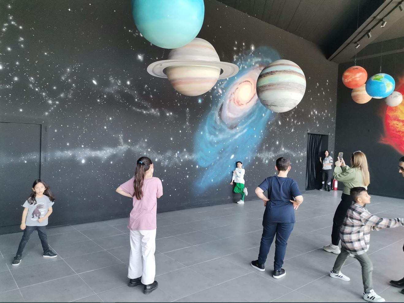 Çiğli Belediyesi tarafından genç nesillerin astronomi ve uzay bilimiyle bağını
