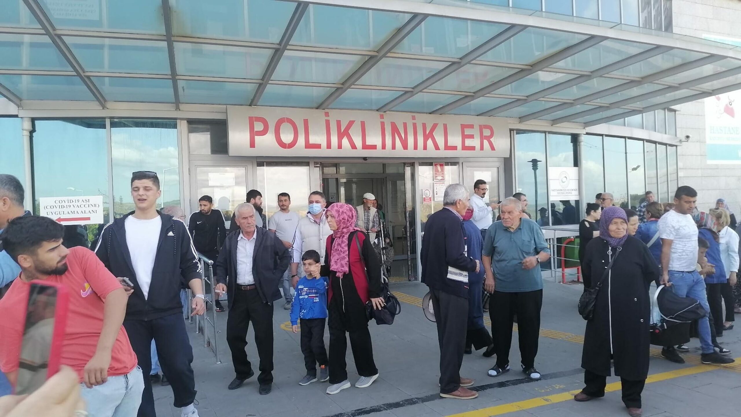 Soma Devlet Hastanesi morgunda sabah saatlerinde yangın çıktı. Saat 11.00