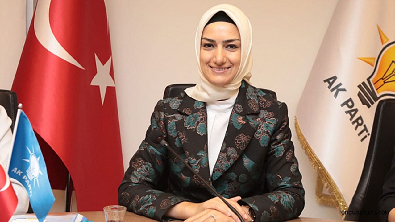 AK Parti’nin Olağanüstü Kongresinde MKYK üyeliğine seçilen AK Parti İzmir
