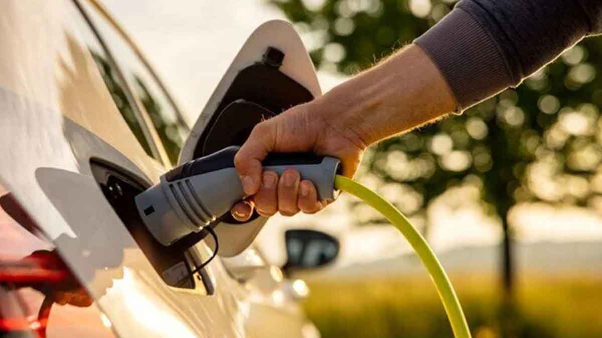 Elektrikli araç ithalatına yeni düzenleme Elektrikli ve bazı hibrit araçların Avrupa Birliği (AB) ve serbest