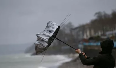 İzmir dikkat: Meteorolojiden fırtına ve şiddetli yağış uyarısı