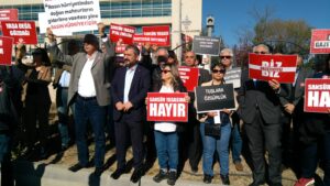Basın Konseyi Başkanı Pınar Türenç, İzmir Gazeteciler Cemiyeti Başkanı Dilek