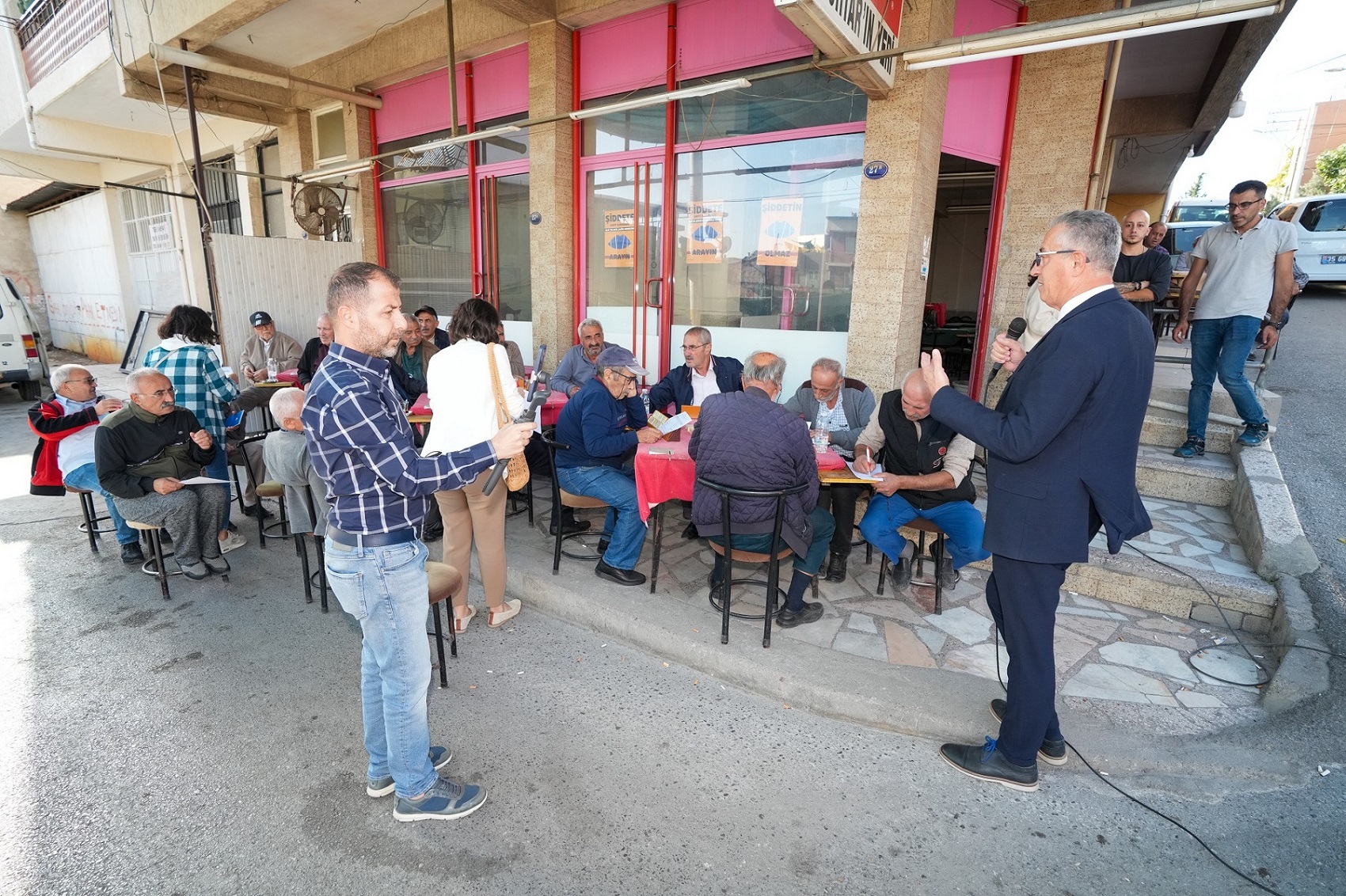 Gaziemir Belediyesi’nin Kadına Yönelik Şiddete Karşı Uluslararası Mücadele Günü’nde kadına