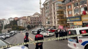 Ankara’da baba ile 15 yaşındaki oğlu komşuları tarafından tüfekle vurularak