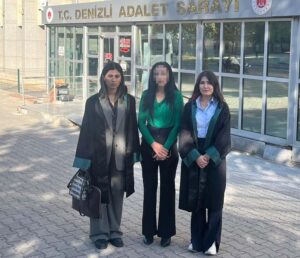 DENİZLİ’de şiddet uyguladığı için kendisinden boşanmak isteyen eşi Hülya G.’yi (33)
