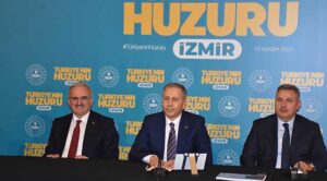 İçişleri Bakanı Ali Yerlikaya’nın İzmir’de düzenlenen ‘Türkiye’nin Huzuru’ toplantısına katılarak