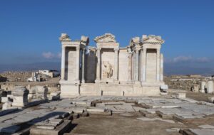 Denizli’deki Laodikya Antik Kenti’nde, dünyanın ilk Su Yasası’nı onaylayan İmparator