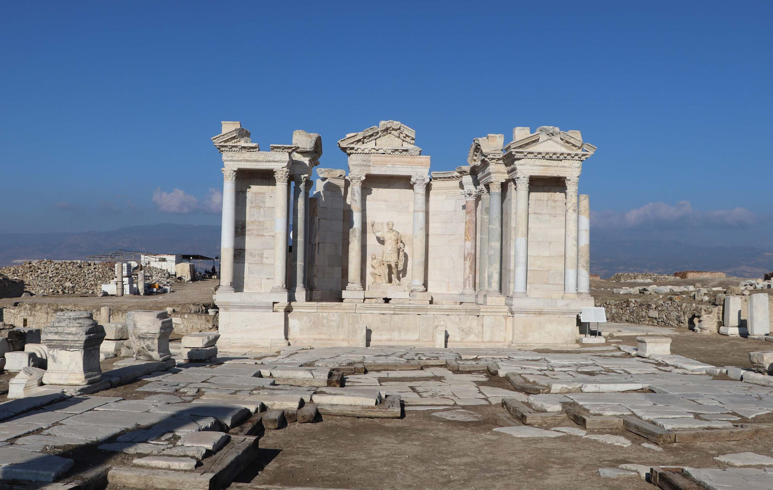 Denizli’deki Laodikya Antik Kenti’nde, dünyanın ilk Su Yasası’nı onaylayan İmparator