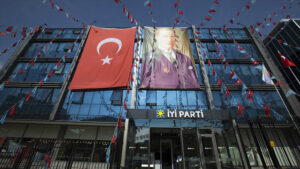İYİ Parti içinde Durmuş Yılmaz ve Bahadır Erdem’in istifaları kamuoyuna