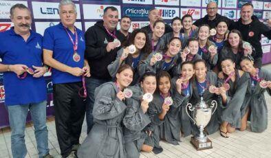 Helal olsun kızlar! Türkiye’nin ve İzmir’in gururu oldular, ilk Avrupa Kupası’nı kazandırdılar