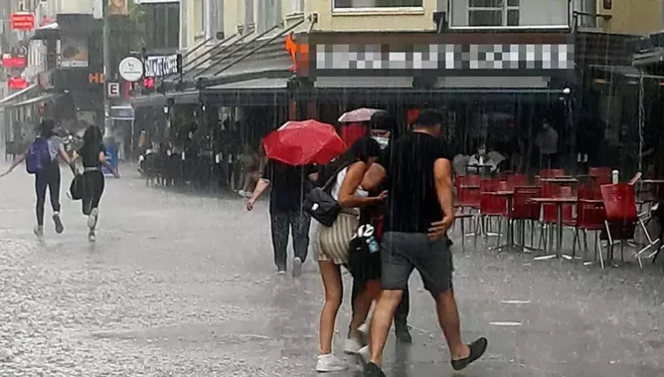 İzmir’de şemsiyeler hazır: Sağanak yağışlarla dolu bir hafta