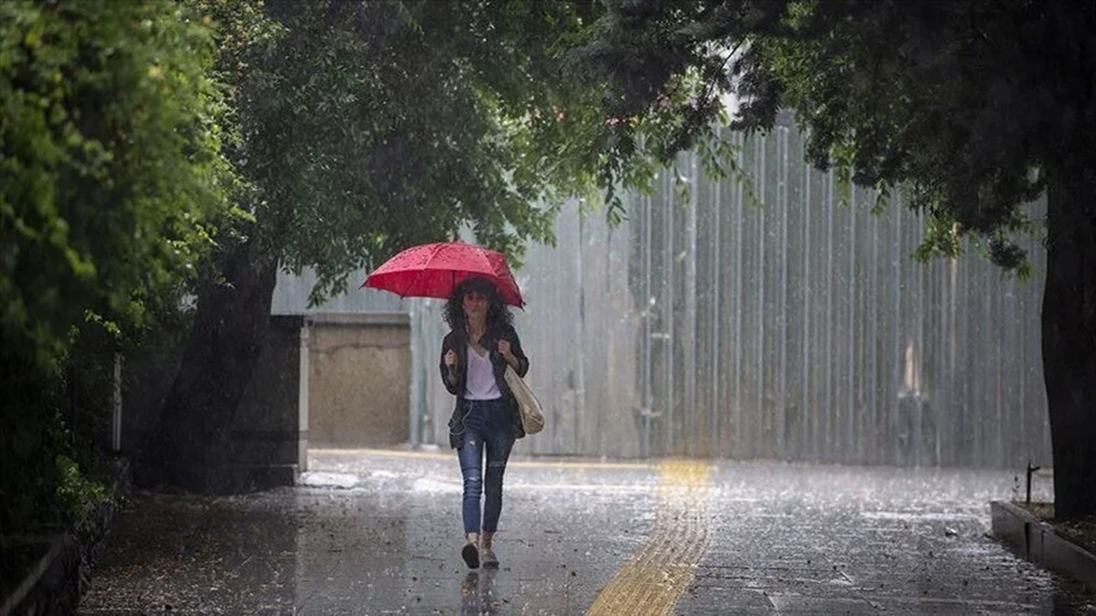 İzmir için turuncu alarm! İstanbul ve 19 il için sağanak yağış uyarısı