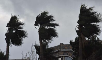 Meteoroloji İzmir’i uyardı: Kuvvetli fırtınaya dikkat edilmeli