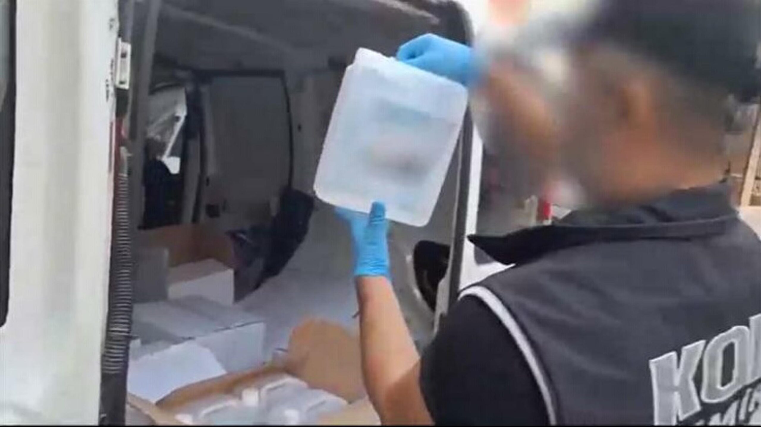İzmir’de polis operasyonlarında, 40 ton sahte etil alkol ele geçirildi,
