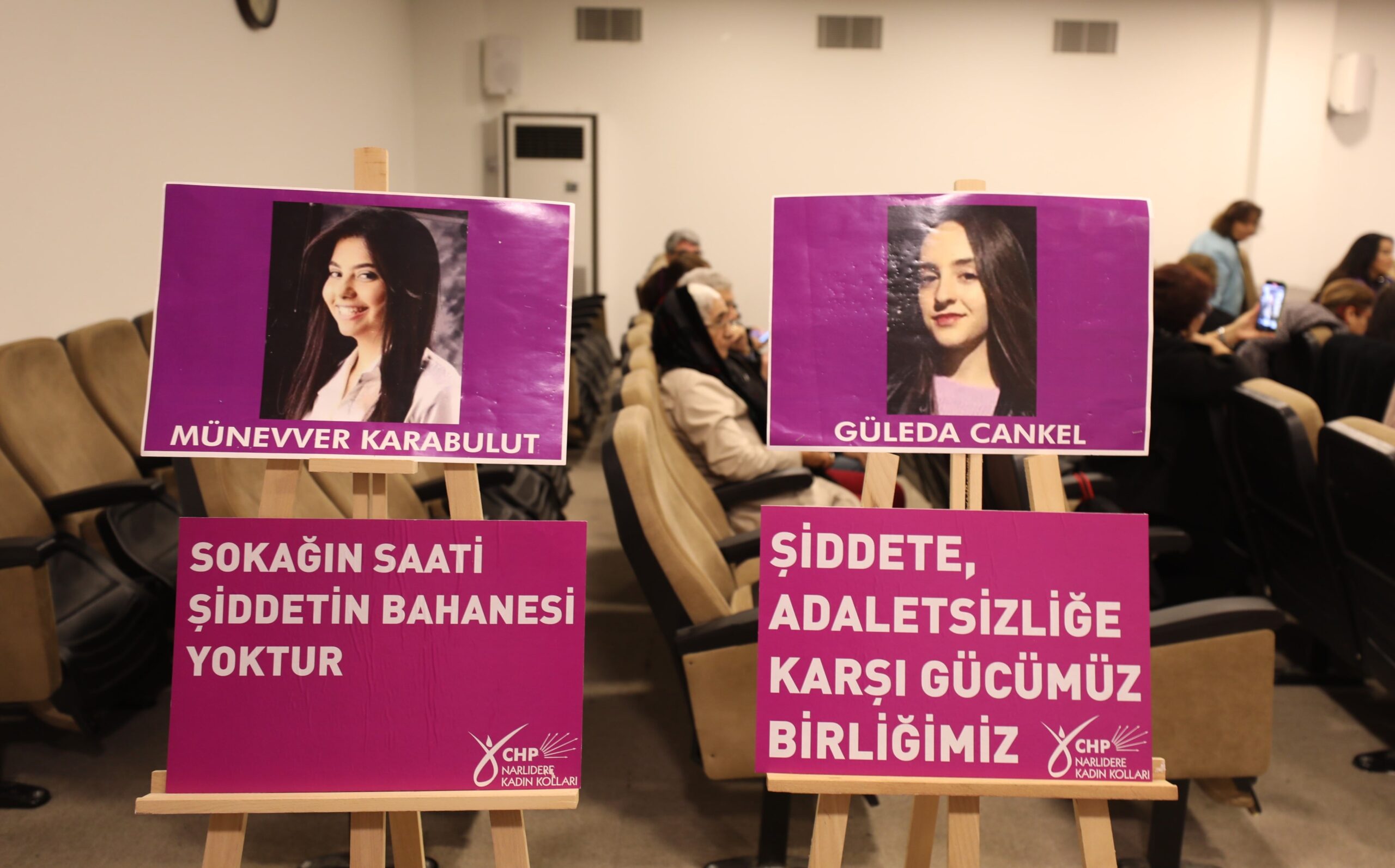 Narlıdere Belediye Başkanı Ali Engin, Narlıdere Demokrasi Platformu tarafından düzenlenen