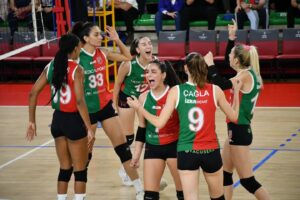 Kadınlar Voleybol 1’inci Ligi A Grubu’nda konuk ettiği lider Bahçelievler