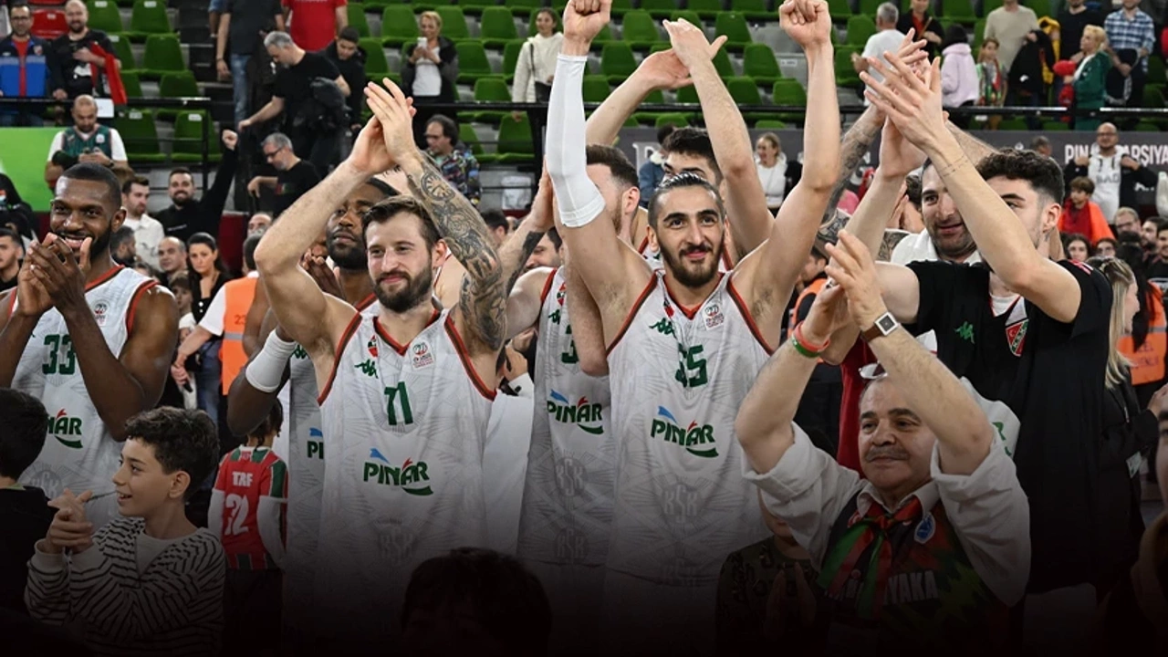 Türkiye Basketbol Süper Ligi’nde sahasında Beşiktaş’ı 94-85 yenen Pınar Karşıyaka evinde