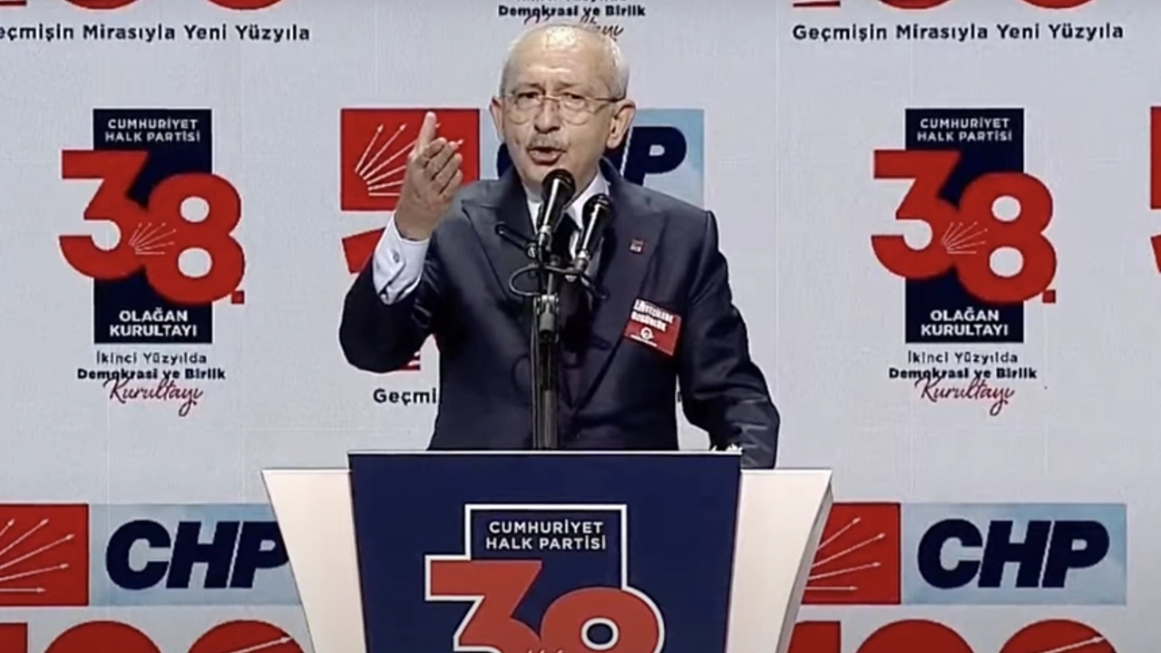 38.Olağan Kurultay’ın Ankara’da gerçekleştiği bugün, CHP Genel Başkanı Kemal Kılıçdaroğlu’nun