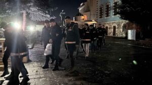 Kütahya’da ‘Daltonlar’ suç örgütüne yönelik düzenlenen operasyonda gözaltına alınarak adliyeye
