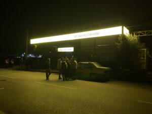 MANİSA’da bir eğlence merkezinde alacak meselesinden çıktığı ileri sürülen kavgada
