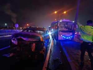 İzmir – Ankara karayolu üzeri OSB Kavşağı Köprüsünde dün akşam