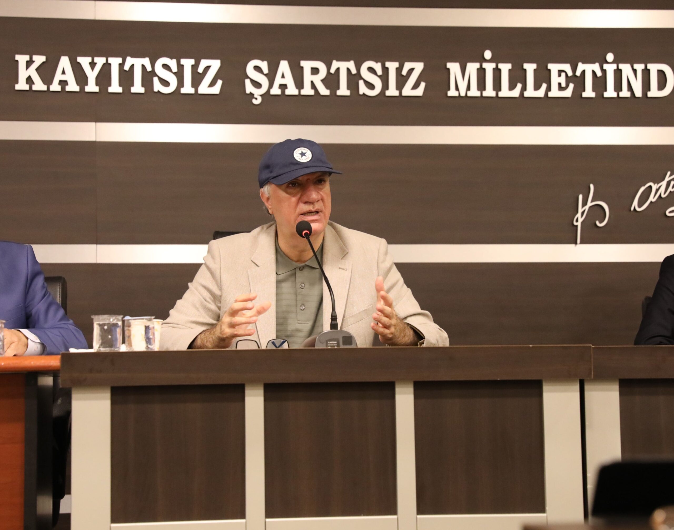Narlıdere Belediyesi Kasım ayı Olağan Meclis Toplantısı’nda konuşan Narlıdere Belediye