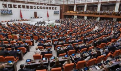 Mecliste CHP ve AK Parti arasında ‘faşist’ tartışması: Komisyon toplantısına ara verildi
