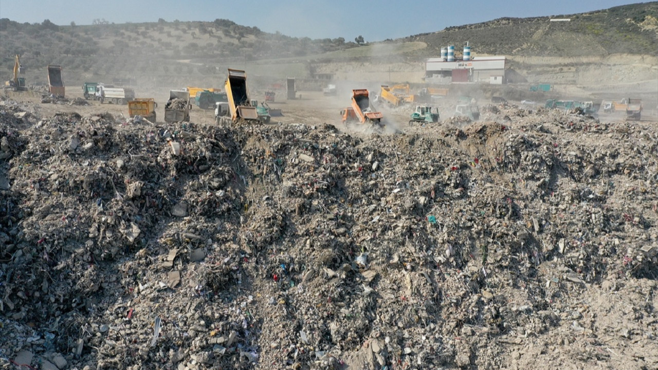 Kahramanmaraş merkezli 7,7 ve 7,6′ büyüklüğündeki depremlerin ağır yıkıma uğrattığı