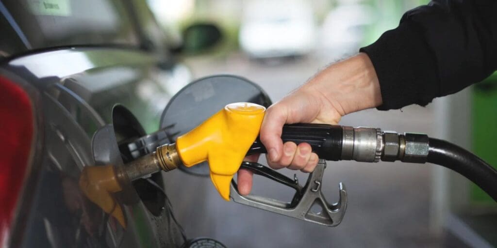 Beklenen oldu : Motorine indirim geliyor