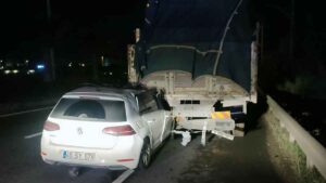 Manisa’nın Turgutlu ilçesinde park halindeki kamyona arkadan çarpan otomobildeki Semih