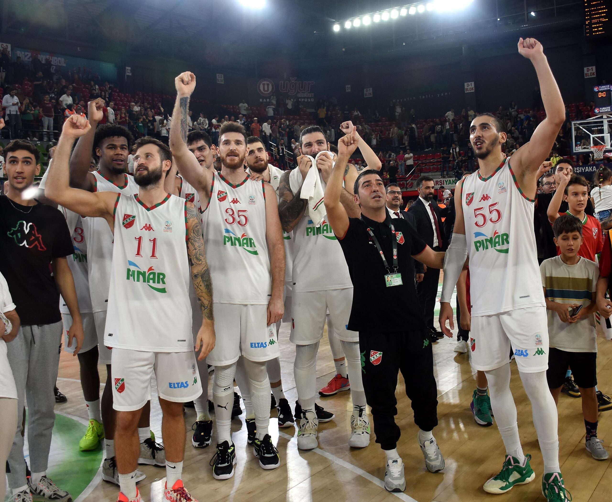 Ligde Mustafa Kemal Atatürk Karşıyaka Spor Salonu’nda güçlü rakipleri Fenerbahçe